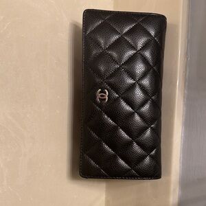 CHANEL Black Quilted Leather Clutch
